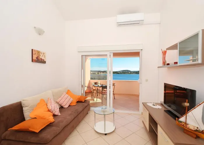 Apartmani Basic Rogoznica
